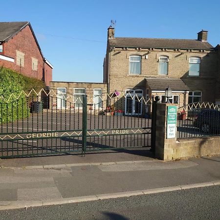 Geordie Pride Lodge Liversedge Kültér fotó